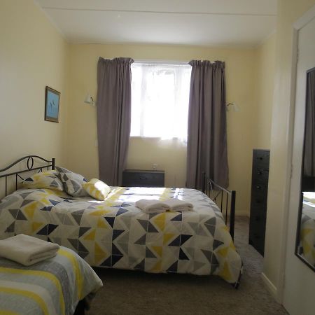 Empire Hotel Featherston Kültér fotó
