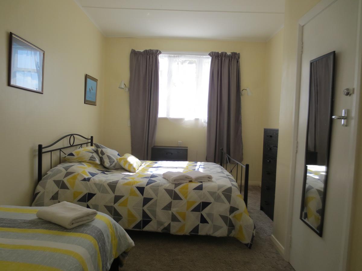 Empire Hotel Featherston Kültér fotó