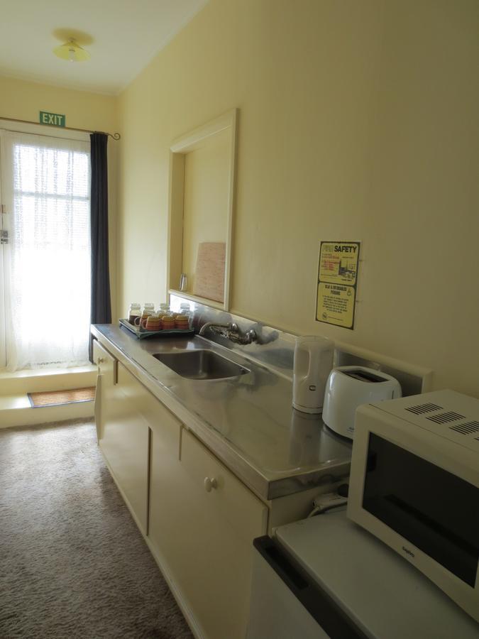 Empire Hotel Featherston Szoba fotó
